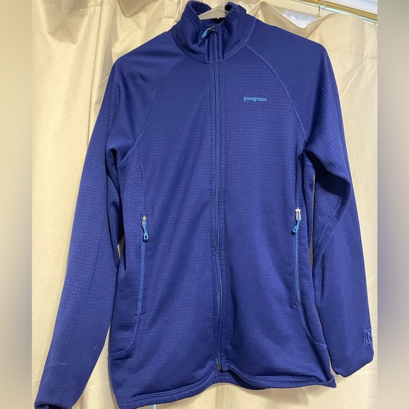 Patagonia Women’s Fleece Zip Up, Large - Picture 2 of 4